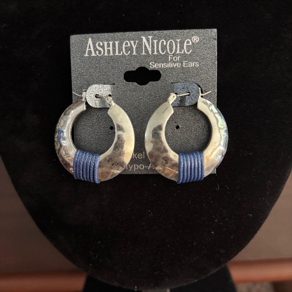 Silver hammered Earrings with Blue Detail